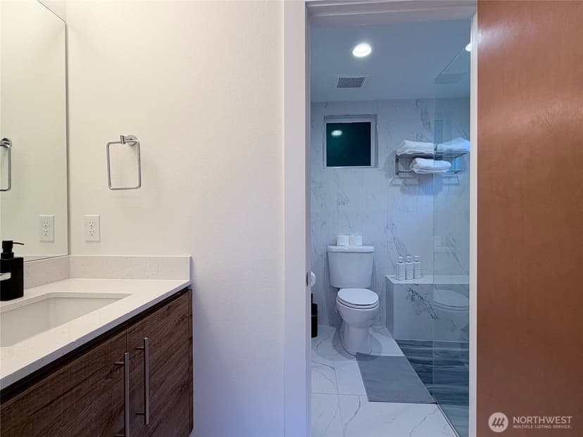 Property photo for 2617 3rd Avenue W, Seattle photo 18