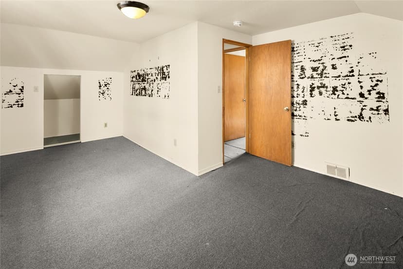Property photo for 4302 Francis Avenue N, Seattle photo 19