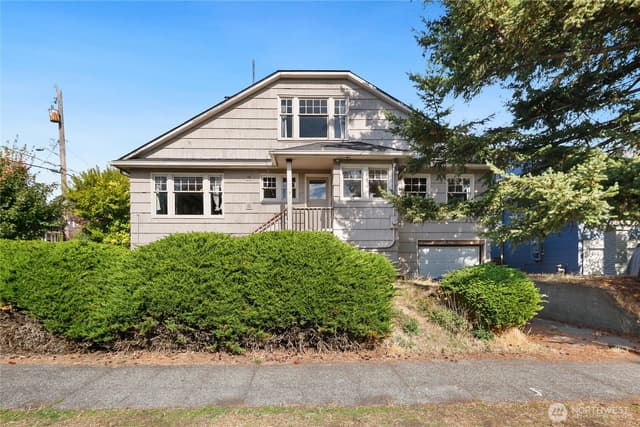 Property photo for 4302 Francis Avenue N, Seattle
