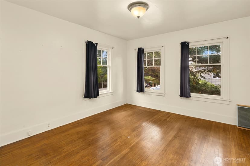 Property photo for 4302 Francis Avenue N, Seattle photo 15