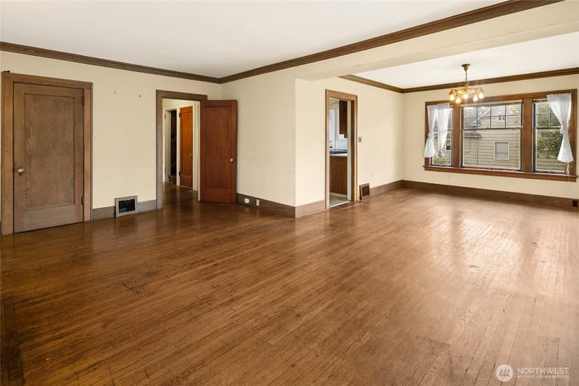 Property photo for 4302 Francis Avenue N, Seattle photo 6