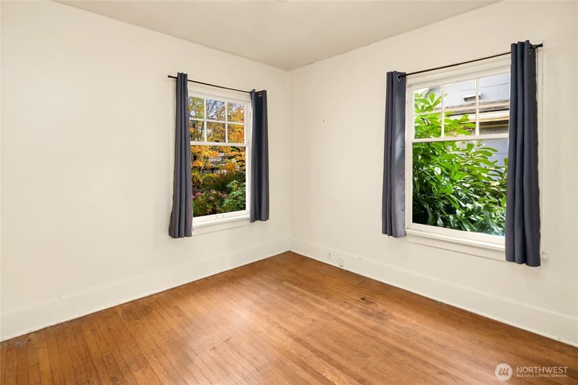 Property photo for 4302 Francis Avenue N, Seattle photo 13