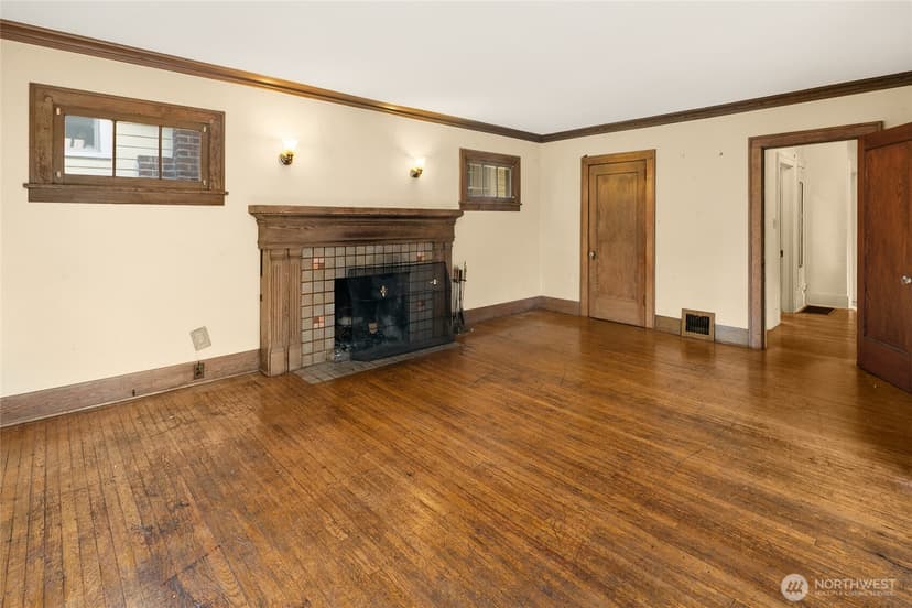 Property photo for 4302 Francis Avenue N, Seattle photo 7