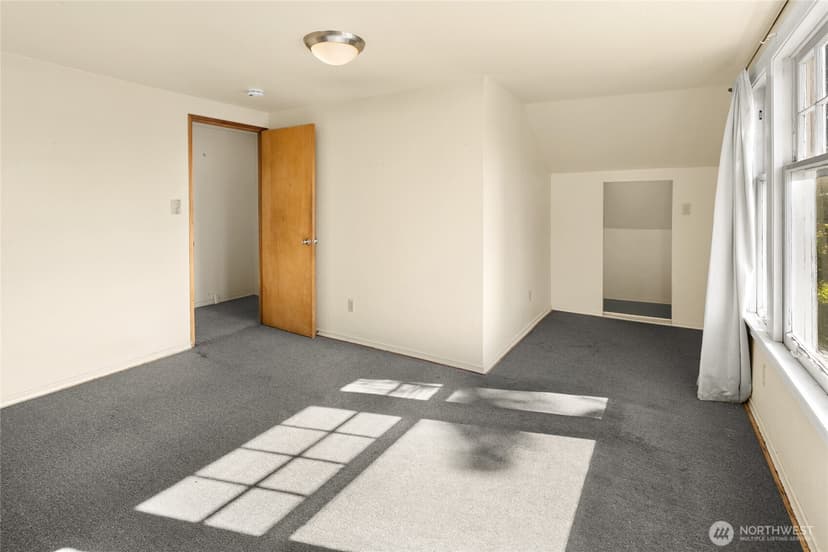 Property photo for 4302 Francis Avenue N, Seattle photo 17