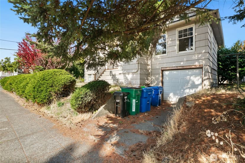 Property photo for 4302 Francis Avenue N, Seattle photo 23