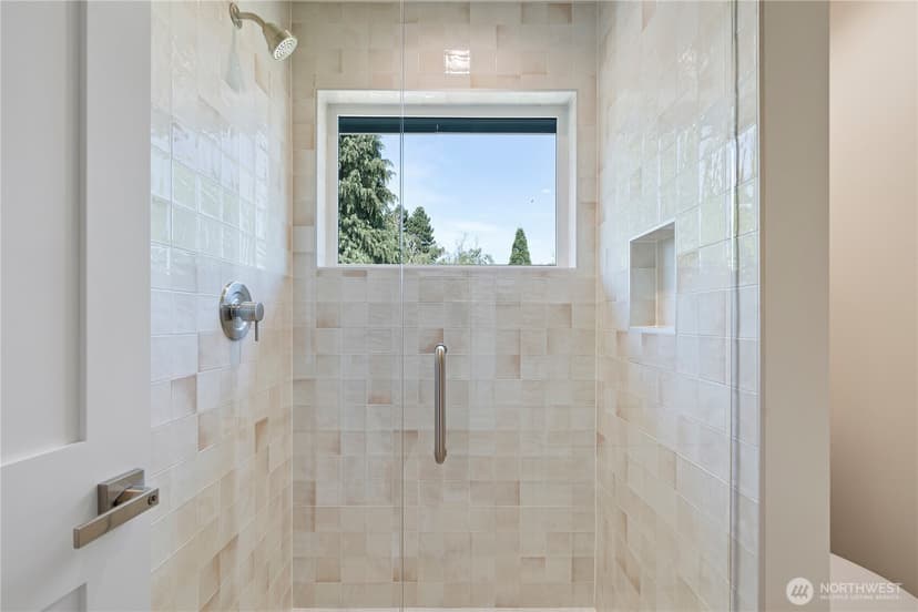 Property photo for 8043 19th Avenue NE, Seattle photo 14