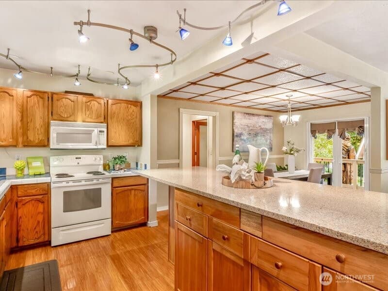 Property photo for 15219 78th Avenue NE, Kenmore photo 14