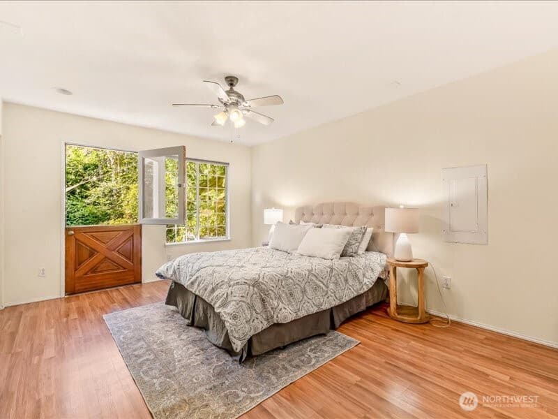 Property photo for 15219 78th Avenue NE, Kenmore photo 18
