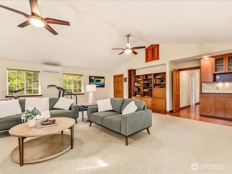 Property photo for 15219 78th Avenue NE, Kenmore photo 23