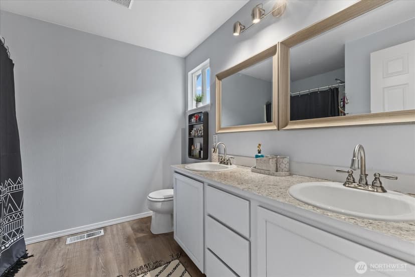 Property photo for 421 Rainbow Place, Snohomish photo 16