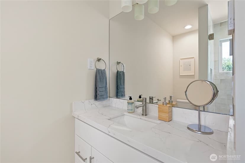 Property photo for 8043 19th Avenue NE, Seattle photo 15