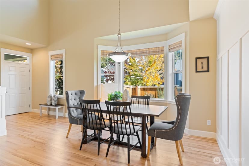 Property photo for 15105 85th Avenue NE, Kenmore photo 7