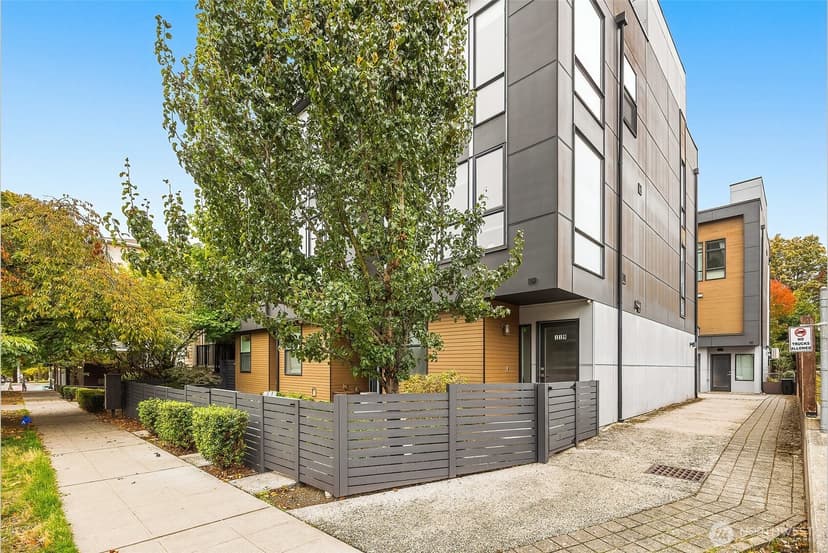 Property photo for 121 20th Avenue, Seattle photo 35