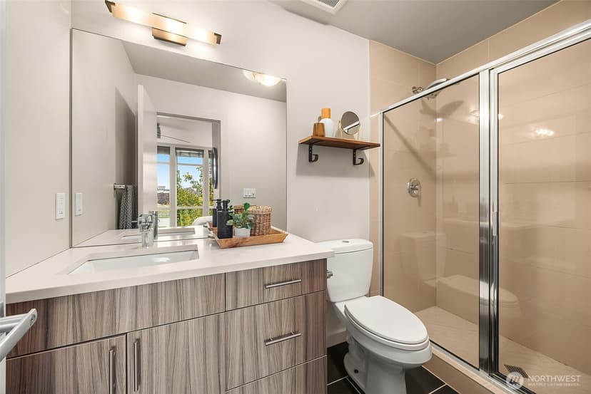 Property photo for 121 20th Avenue, Seattle photo 16