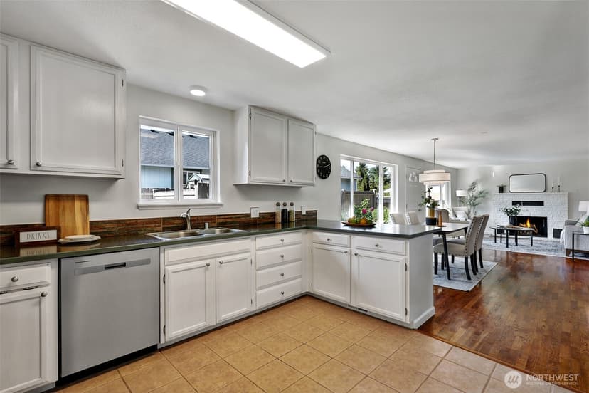 Property photo for 12103 Gibson Road, Everett photo 11