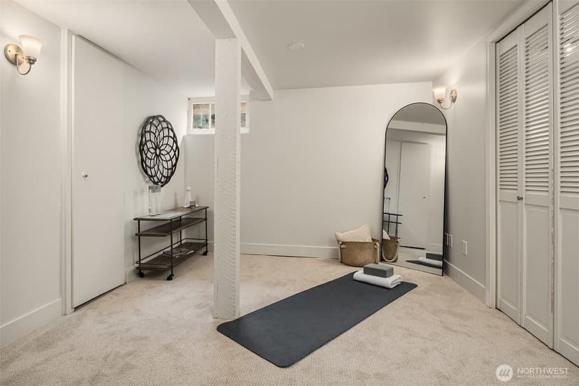Property photo for 5108 Woodlawn Avenue N, Seattle photo 34