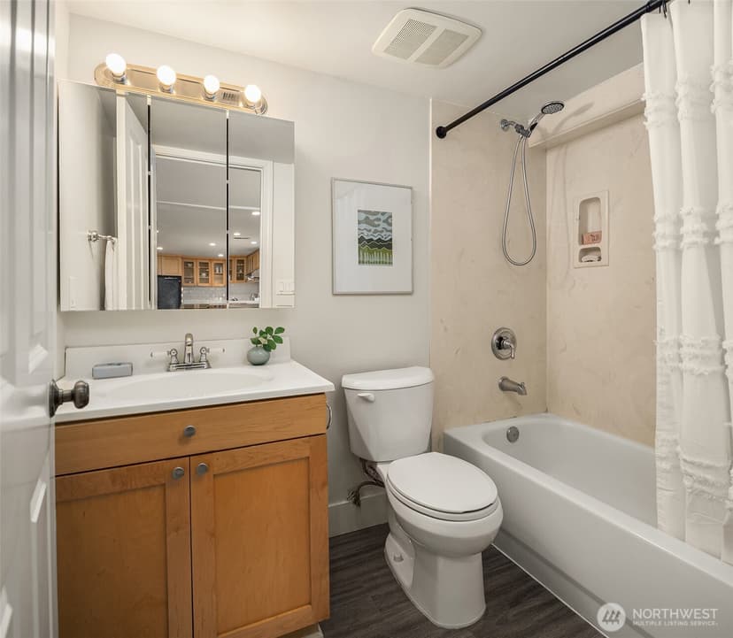 Property photo for 5108 Woodlawn Avenue N, Seattle photo 33