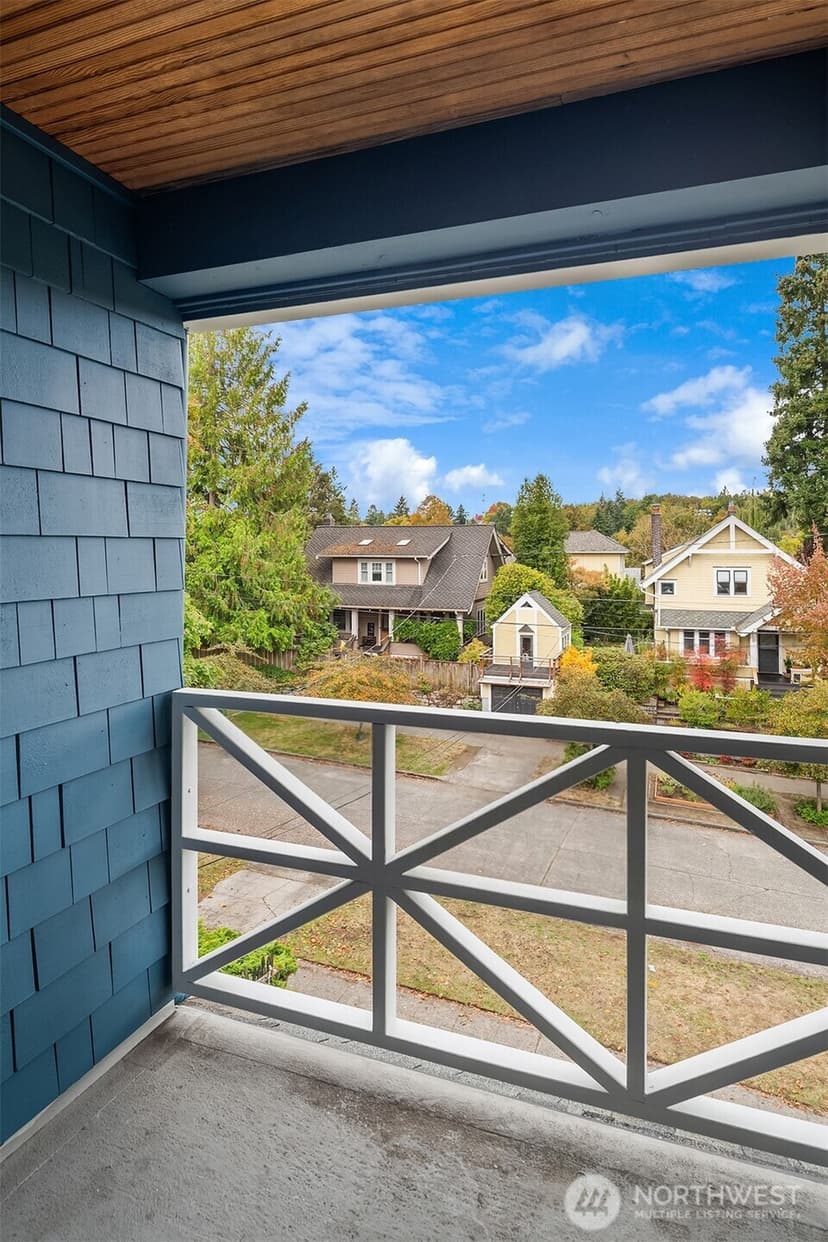 Property photo for 5108 Woodlawn Avenue N, Seattle photo 28