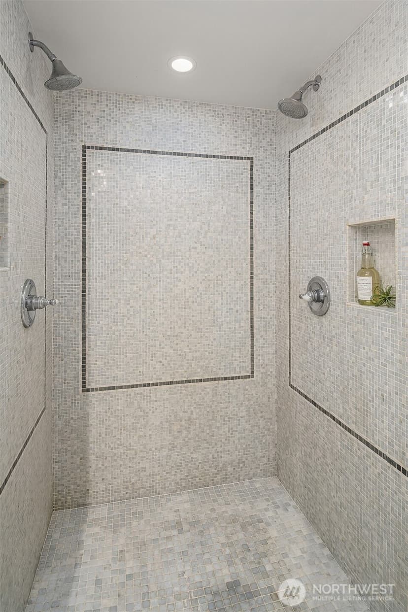 Property photo for 5108 Woodlawn Avenue N, Seattle photo 27