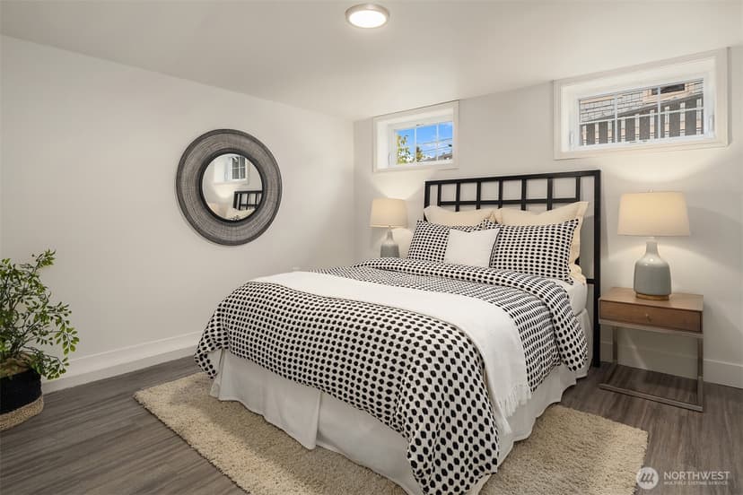 Property photo for 5108 Woodlawn Avenue N, Seattle photo 32
