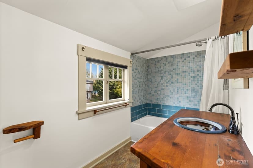 Property photo for 1630 SW Austin Street, Seattle photo 14