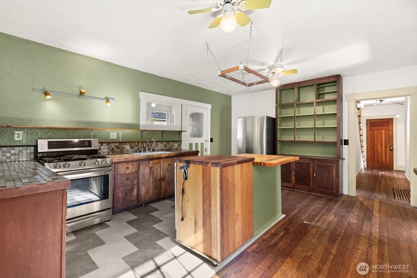 Property photo for 1630 SW Austin Street, Seattle photo 8