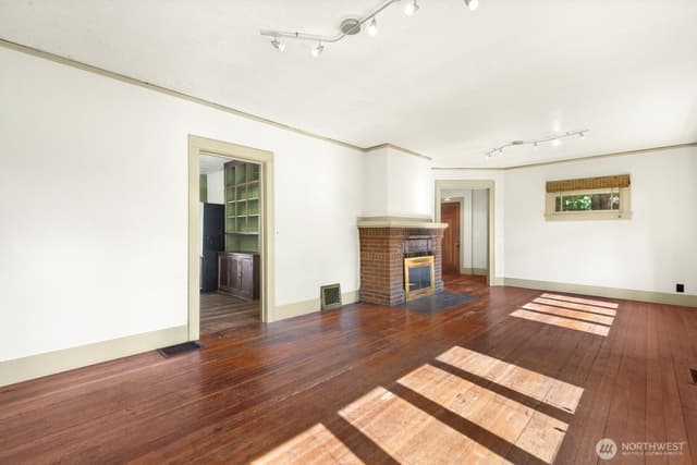 Property photo for 1630 SW Austin Street, Seattle photo 4