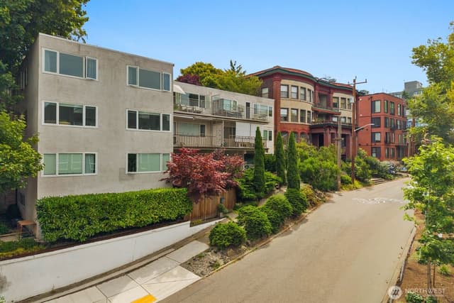 Property photo for 632 13th Avenue E #19, Seattle