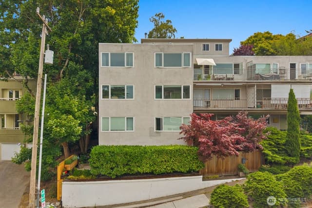 Property photo for 632 13th Avenue E #19, Seattle photo 2