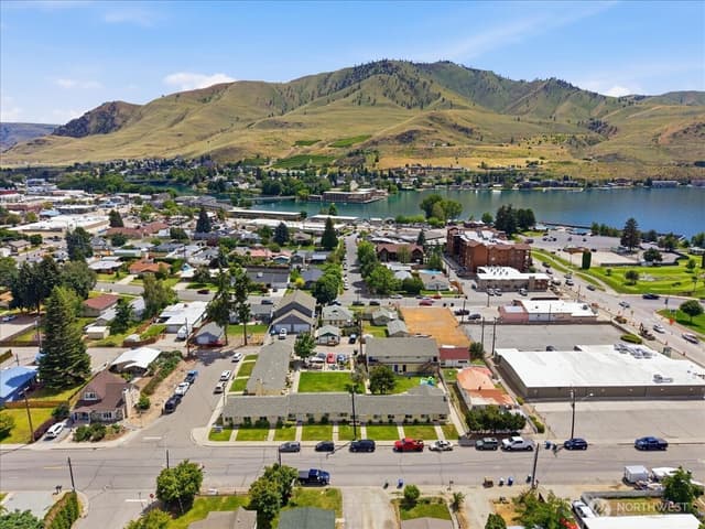 Property photo for 315 W Gibson Avenue, Chelan photo 4