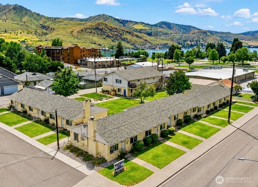 Property photo for 315 W Gibson Avenue, Chelan