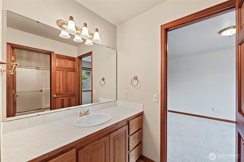 Property photo for 4217 Crystal Lane Loop SE, Puyallup photo 28