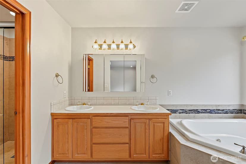 Property photo for 4217 Crystal Lane Loop SE, Puyallup photo 20