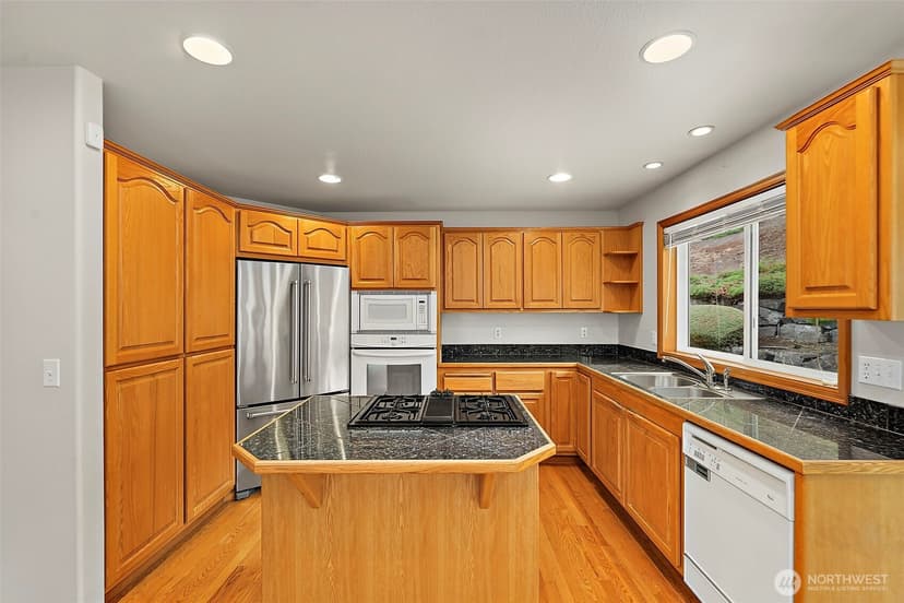 Property photo for 4217 Crystal Lane Loop SE, Puyallup photo 13