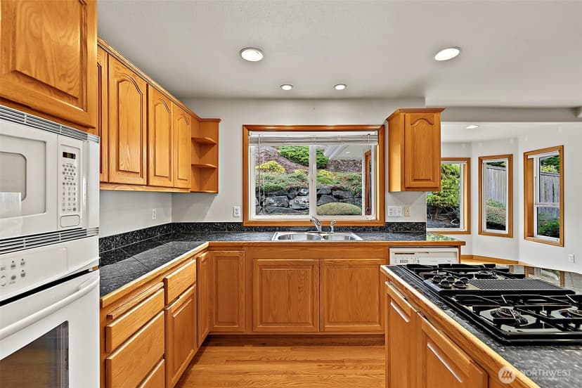 Property photo for 4217 Crystal Lane Loop SE, Puyallup photo 14