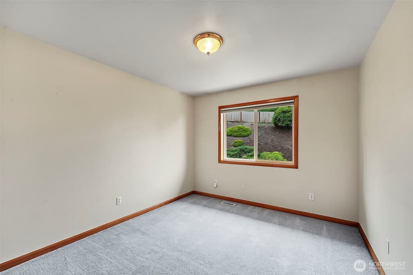 Property photo for 4217 Crystal Lane Loop SE, Puyallup photo 26