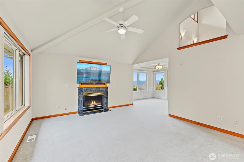 Property photo for 4217 Crystal Lane Loop SE, Puyallup photo 8