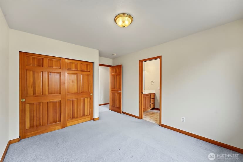 Property photo for 4217 Crystal Lane Loop SE, Puyallup photo 27