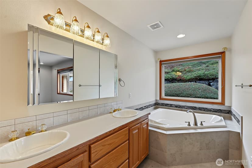 Property photo for 4217 Crystal Lane Loop SE, Puyallup photo 21
