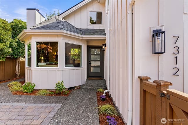 Property photo for 7312 Fauntleroy Way SW, Seattle photo 4