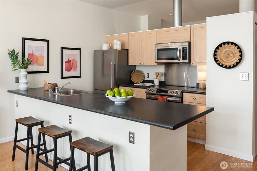 Property photo for 2717 Western Avenue #8014, Seattle photo 12