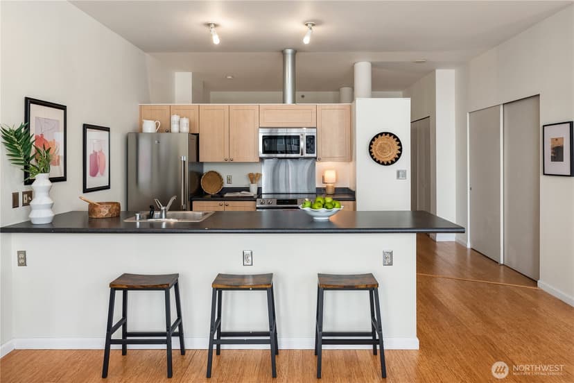 Property photo for 2717 Western Avenue #8014, Seattle photo 13