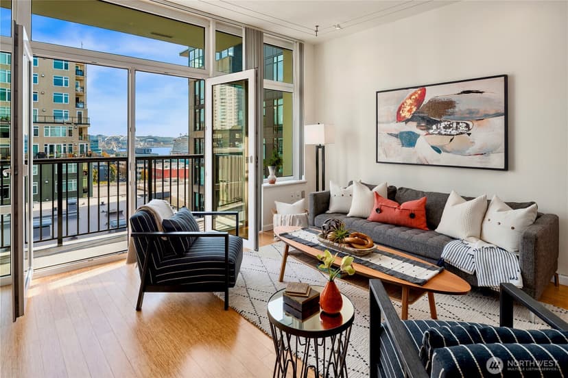 Property photo for 2717 Western Avenue #8014, Seattle photo 3