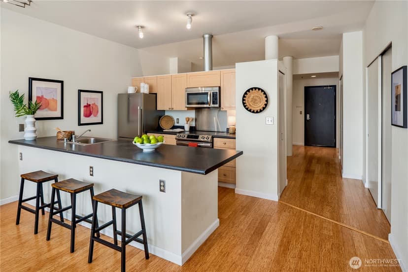 Property photo for 2717 Western Avenue #8014, Seattle photo 11
