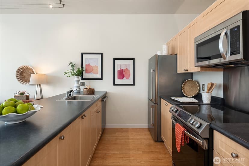 Property photo for 2717 Western Avenue #8014, Seattle photo 14