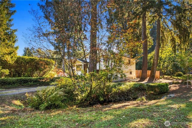 Property photo for 18709 Ballinger Way NE, Lake Forest Park photo 4