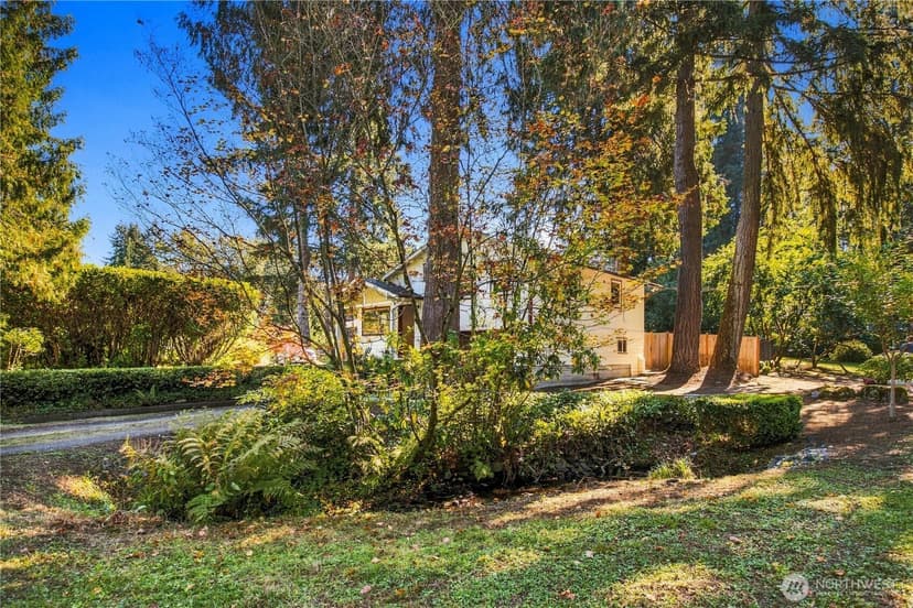 Property photo for 18709 Ballinger Way NE, Lake Forest Park photo 4