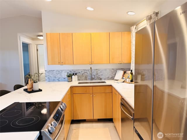 Property photo for 1574 NE Park View Drive #6, Bainbridge Island photo 4