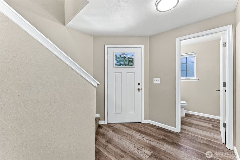 Property photo for 4036 S Warner Street #B, Tacoma photo 3