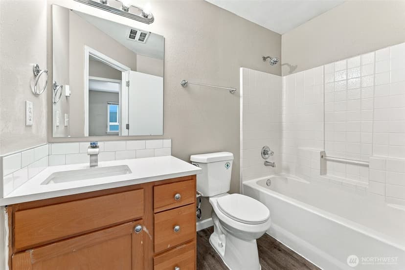Property photo for 4036 S Warner Street #B, Tacoma photo 15